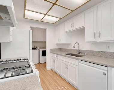 1460 Forest Glen - Photo Thumbnail 9