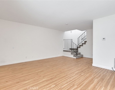 1460 Forest Glen - Photo Thumbnail 5