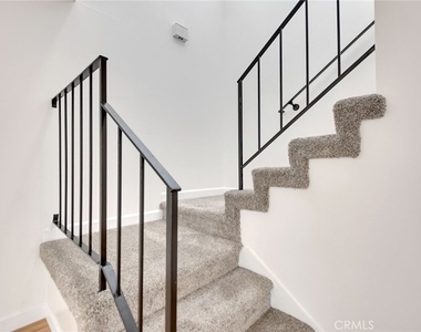 1460 Forest Glen - Photo Thumbnail 14