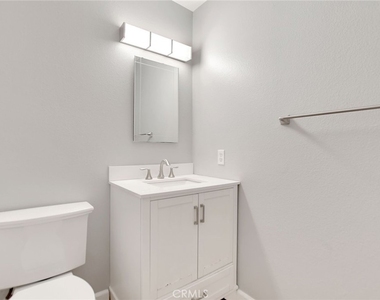 1460 Forest Glen - Photo Thumbnail 13