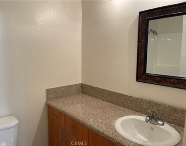 434 E Tujunga Avenue - Photo Thumbnail 9