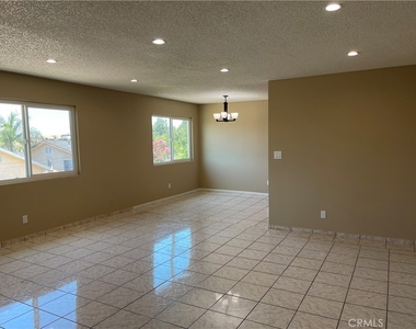 434 E Tujunga Avenue - Photo Thumbnail 2