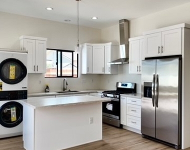 4871 Independence Street - Photo Thumbnail 3
