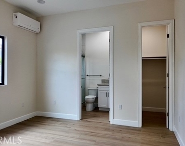 4871 Independence Street - Photo Thumbnail 10