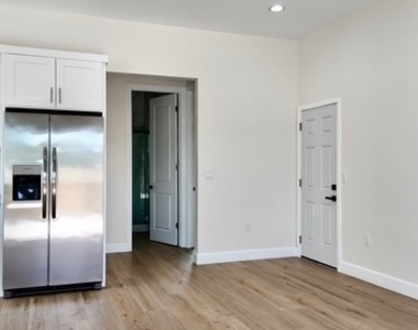 4871 Independence Street - Photo Thumbnail 6