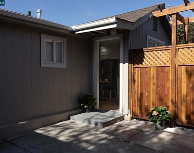 4815 Appian Way - Photo Thumbnail 15