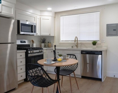 4815 Appian Way - Photo Thumbnail 7