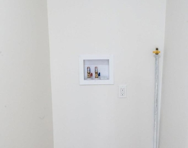 4815 Appian Way - Photo Thumbnail 17