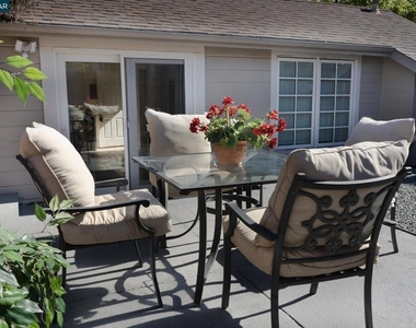 4815 Appian Way - Photo Thumbnail 3