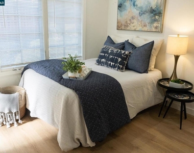4815 Appian Way - Photo Thumbnail 2