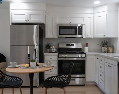 4815 Appian Way - Photo Thumbnail 5