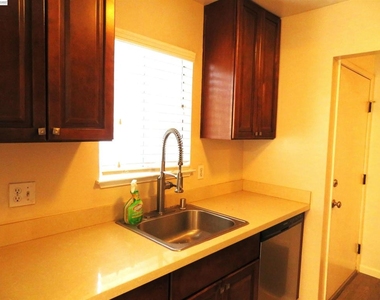 1731 Ellis St. - Photo Thumbnail 10