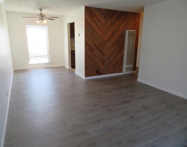 1731 Ellis St. - Photo Thumbnail 2