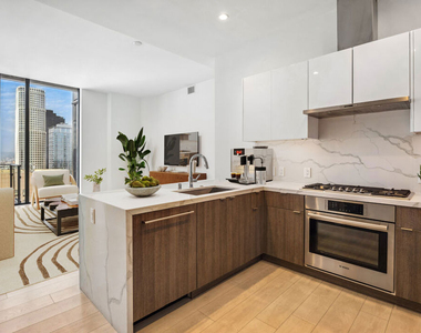 801 S Olive Street - Photo Thumbnail 9