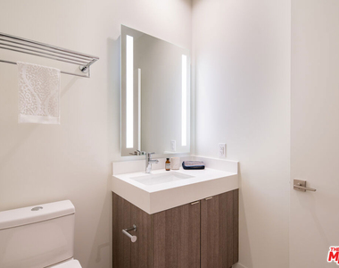 801 S Olive Street - Photo Thumbnail 35
