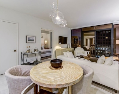 801 S Olive Street - Photo Thumbnail 31