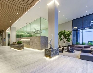 801 S Olive Street - Photo Thumbnail 22
