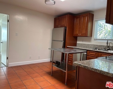 36 Brooks Avenue - Photo Thumbnail 16