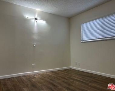 36 Brooks Avenue - Photo Thumbnail 9