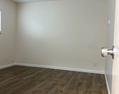 36 Brooks Avenue - Photo Thumbnail 14