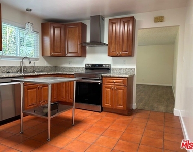 36 Brooks Avenue - Photo Thumbnail 18