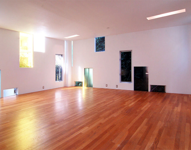 116 Pacific Avenue - Photo Thumbnail 2