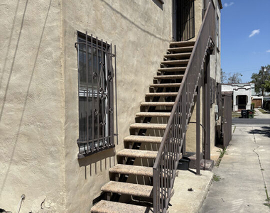 1052 W 60th Place - Photo Thumbnail 6