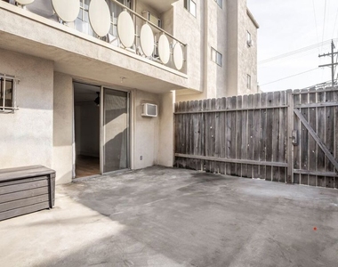 4255 W 5th Street - Photo Thumbnail 3