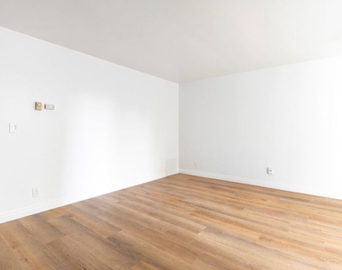4255 W 5th Street - Photo Thumbnail 1