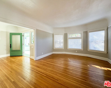 922 W Kensington Road - Photo Thumbnail 1