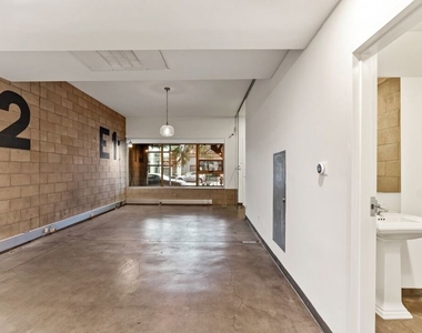 6615 Melrose Avenue - Photo Thumbnail 6