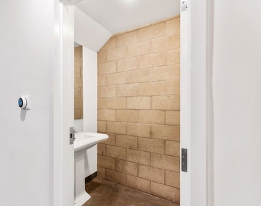 6615 Melrose Avenue - Photo Thumbnail 7