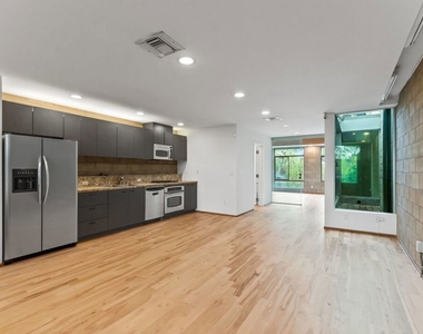6615 Melrose Avenue - Photo Thumbnail 14