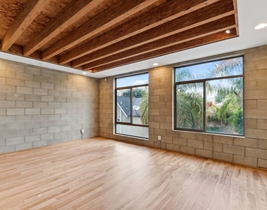 6615 Melrose Avenue - Photo Thumbnail 21