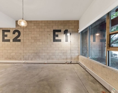 6615 Melrose Avenue - Photo Thumbnail 3
