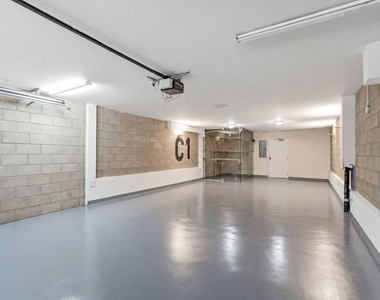 6615 Melrose Avenue - Photo Thumbnail 11
