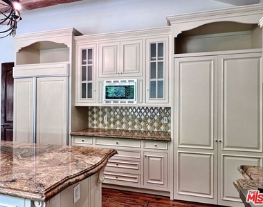 9530 Hidden Valley Road - Photo Thumbnail 6
