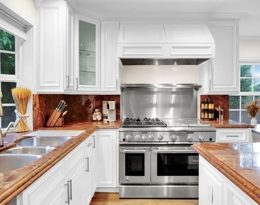 8345 White Oak Avenue - Photo Thumbnail 9