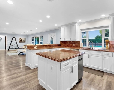 8345 White Oak Avenue - Photo Thumbnail 8