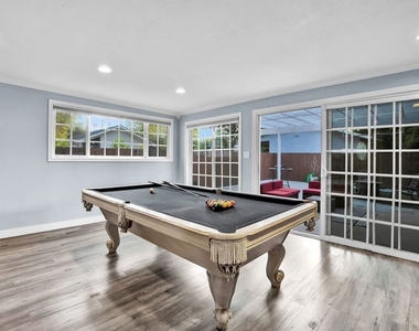 8345 White Oak Avenue - Photo Thumbnail 14