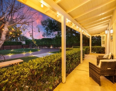 8345 White Oak Avenue - Photo Thumbnail 36