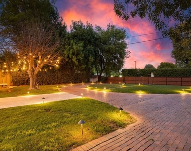 8345 White Oak Avenue - Photo Thumbnail 38