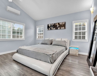 8345 White Oak Avenue - Photo Thumbnail 26