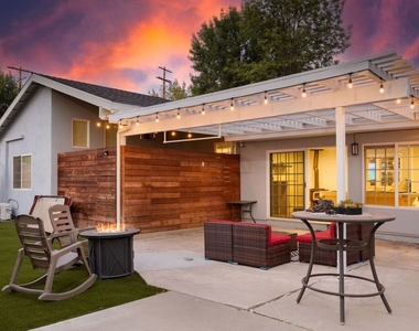 8345 White Oak Avenue - Photo Thumbnail 32