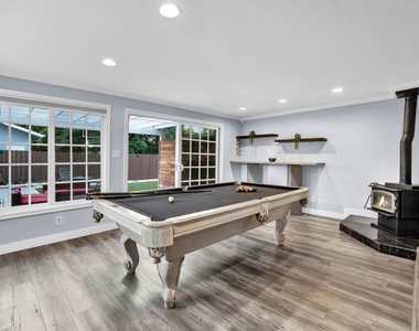8345 White Oak Avenue - Photo Thumbnail 13