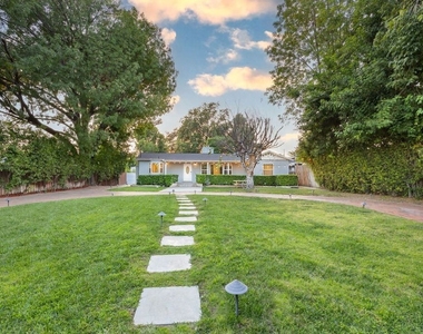 8345 White Oak Avenue - Photo Thumbnail 39