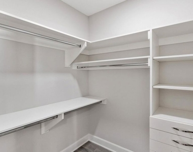 5553 W 6th Street - Photo Thumbnail 2