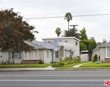 13450 Burbank Boulevard - Photo Thumbnail 6