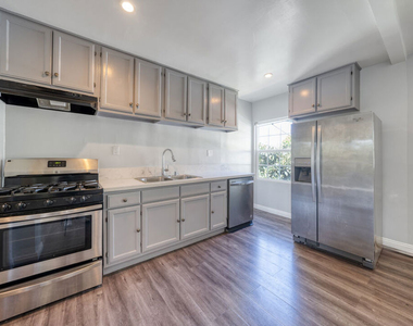 1112 Ocean Park Boulevard - Photo Thumbnail 7