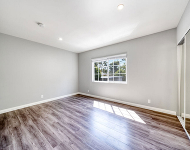 1112 Ocean Park Boulevard - Photo Thumbnail 9